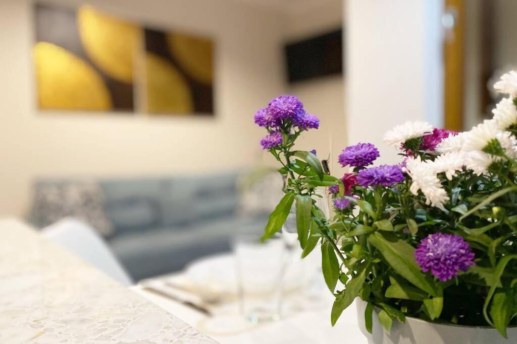 Exclusive 2Br! Apartment Near City Center +Netflix Warsawa Bagian luar foto
